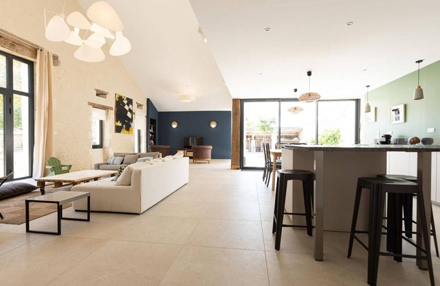 Gite Saint-Paul-Lizonne, 4 bedrooms, 10 persons
