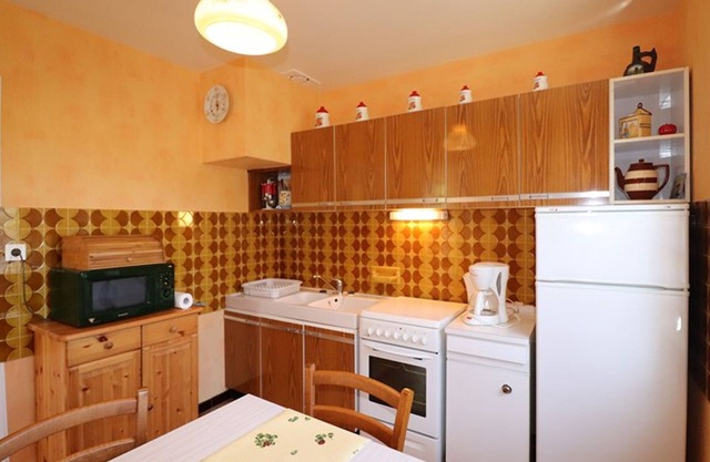 Gite Trémouille, 2 bedrooms, 4 persons