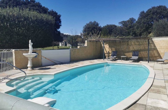 Gîte with park and swimming pool