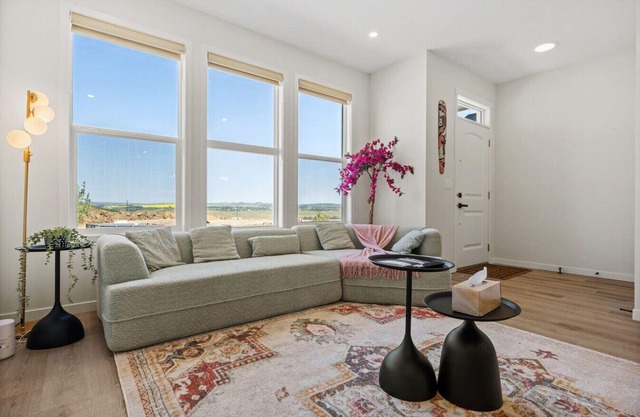 Glacier Ridge Retreat 4BR Home Sleeps 14