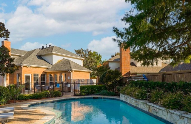 Glamorous 4BR Home with Pool, Hot Tub & Grill