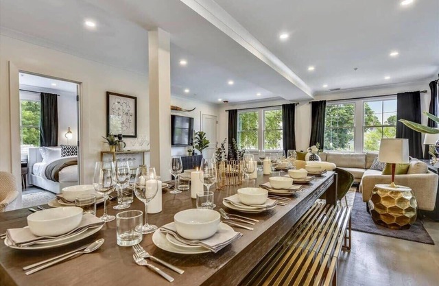 Glamorous Luxury Apartment, Near T