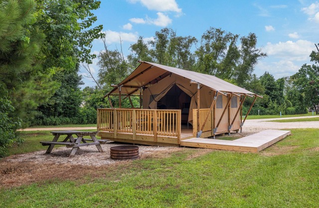 Glamping Escape on Lake Livingston
