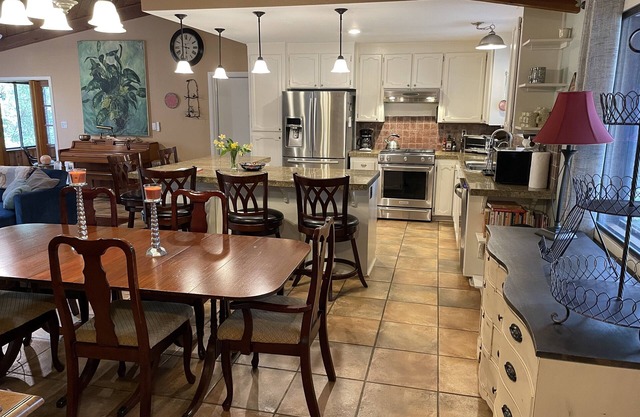 Glenbrook House with High Speed Internet