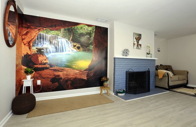 Global Vibes Parlor Renovated home,1 min to golf course & close to two stadiums