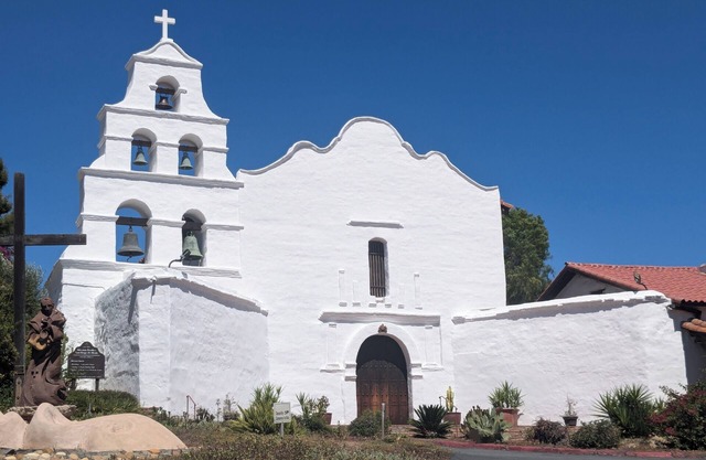 Go Now! Mission Bells + Pools & Pickleball! Wow!