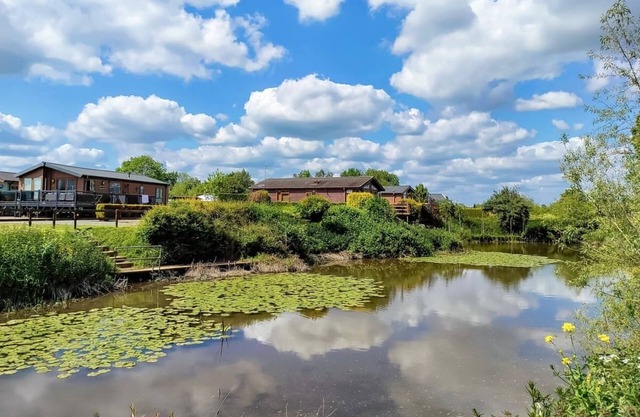 Gold Deluxe 2 Bed sleeps 6 Pet friendly