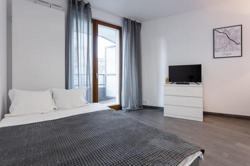 Golden Apartments Warsaw Solidarnosci 60B 37