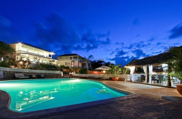 Golden Cove 8-WATERFRONT Villas! SNORKEL! KAYAKS! CHEF! POOL!