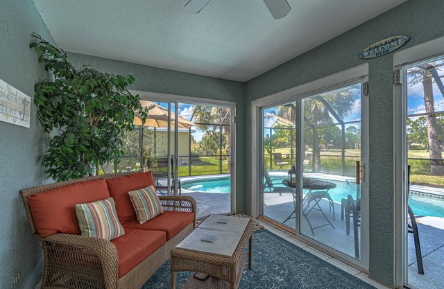 Golf Course Front, Single-Family Home, 3/2/2 Pool Home