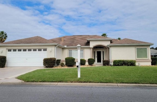 Golf Course home! Spruce Creek Del Webb Country Club! Close to Villages!