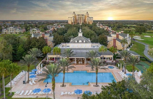 Golf Course, Pool, Reunion view! 6MI to Disney
