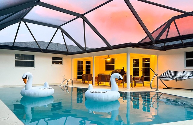 Golfers Family Oasis ~ Heated Pool Near Beaches