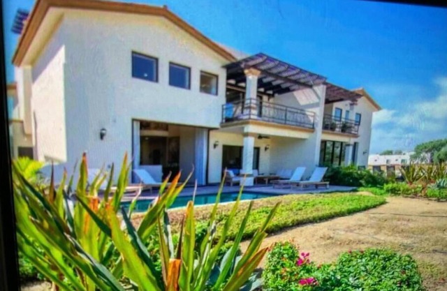Golfers Retreat! Villa with 3 bedrooms and a Den in enchanting Cabo San Lucas