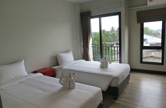 Good Morning Hotel at TakuaPa