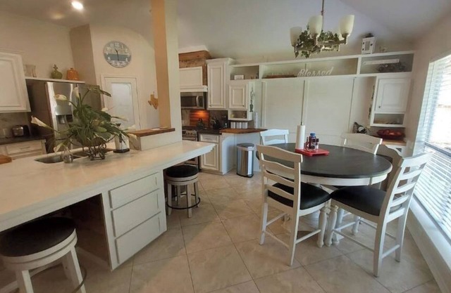 gooPalace : 3br/2ba - nice to work, play & relax