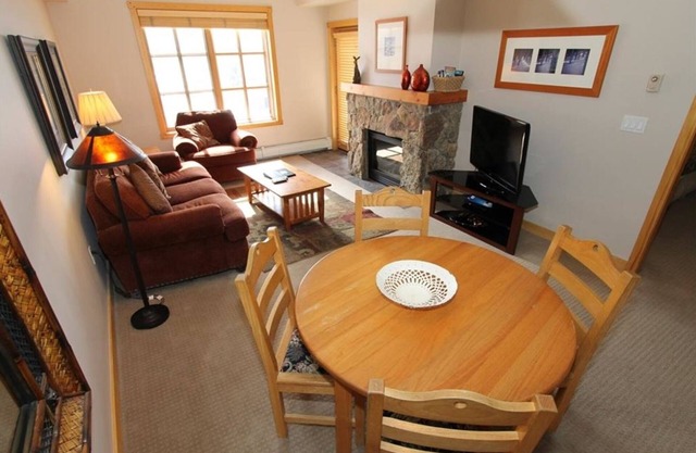 Gorgeous 1 Bedroom 1 Bath Condo in Center Village, Copper Mountain