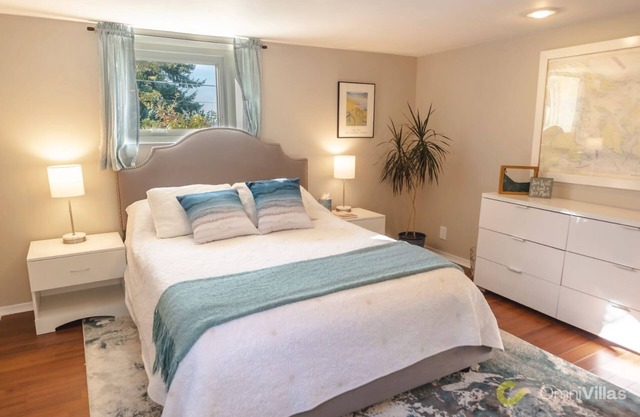 Gorgeous 1 Bedroom Space Close to Woodland Park