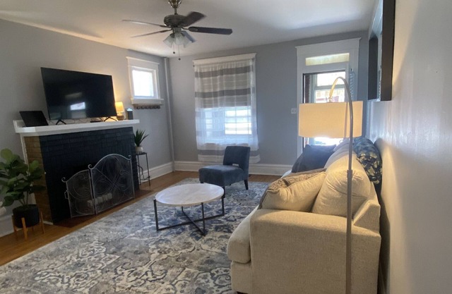 Gorgeous, ,1st floor, well appointed, 1bedroom, fully furnished; WiFi/Laundry