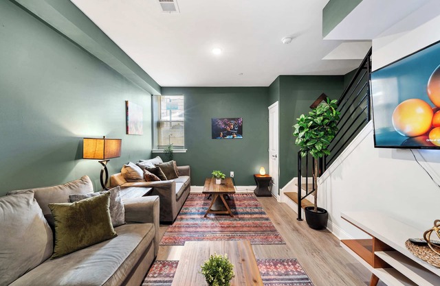 Gorgeous 2 BD/2 Bath Home w/Private Patio