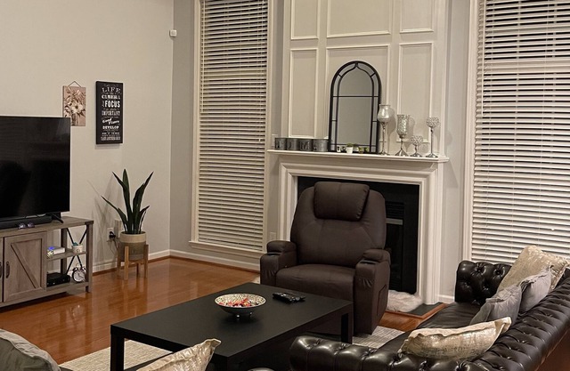 GORGEOUS 3 Bedroom in Huntersville