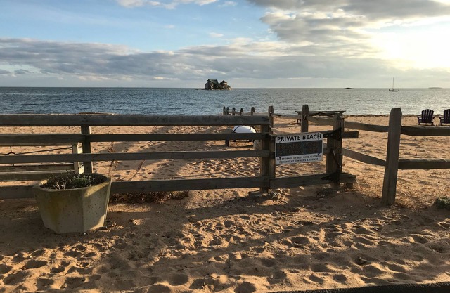 Gorgeous 4BR Beach House with Private Beach Access.