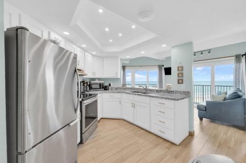 Gorgeous 9th Floor Ocean Front at Aquarius Resort