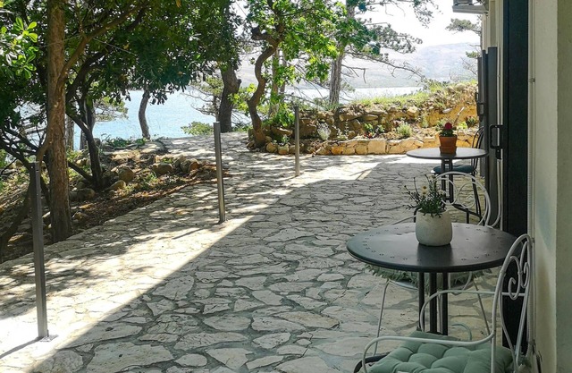 Gorgeous apartment in Novalja