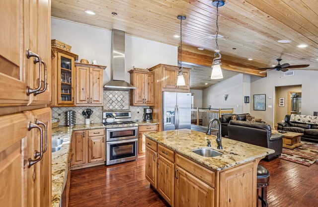 Gorgeous Cabin on Tahoe's West Shore!