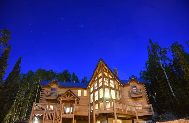 Gorgeous Cabin! Sleeps 14-18, Perfect For Large Families!