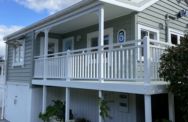 Gorgeous Central Russell Vintage 1920's Cottage