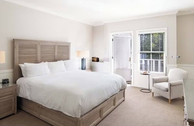 Gorgeous Décor + Vintage Vibes with Easy Access to Iconic Redwood Forests