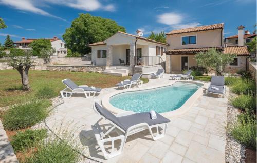 Gorgeous Home In Bale With Wifi