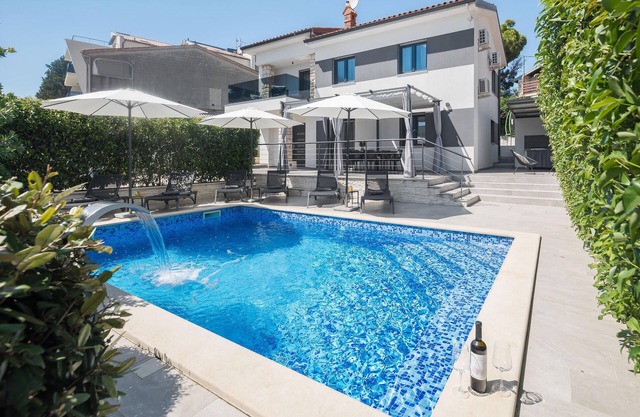 Gorgeous home in Banjole with WiFi