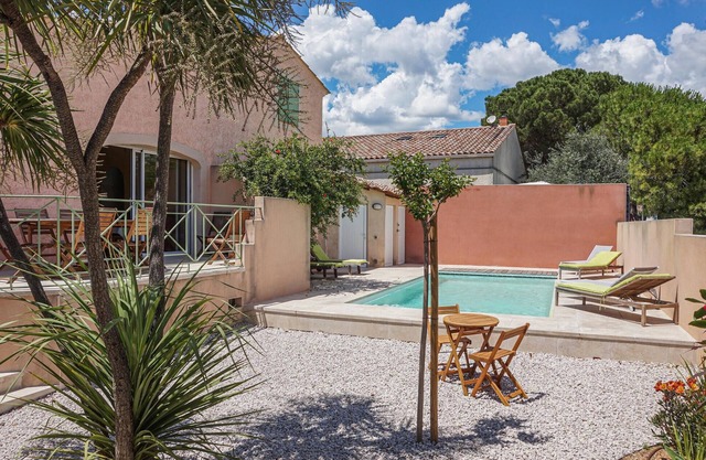 Gorgeous home in Creissan with WiFi
