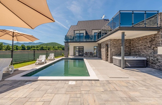 Gorgeous home in Debelo Brdo with sauna