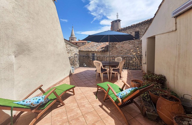 Gorgeous home in Faugères with WiFi