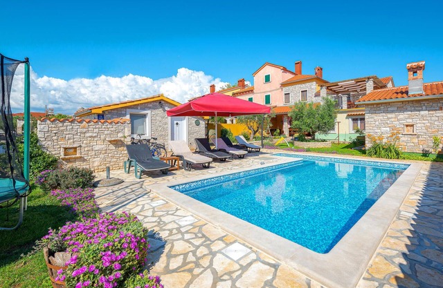 Gorgeous home in Golubovo with WiFi