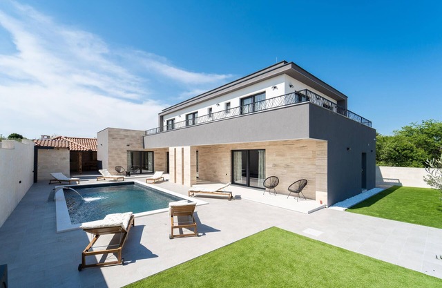 Gorgeous home in Miranje Donje