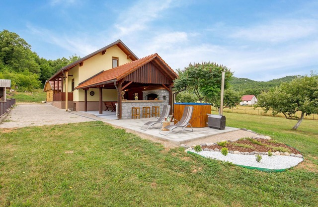 Gorgeous home in Klanac with kitchen