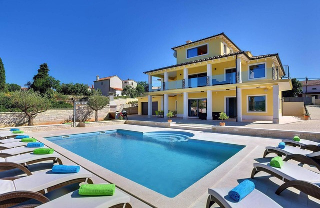 Gorgeous home in Krnica