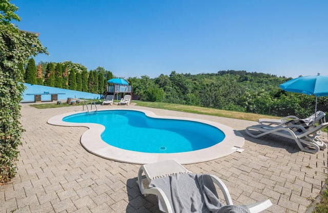 Gorgeous home in Krusvari