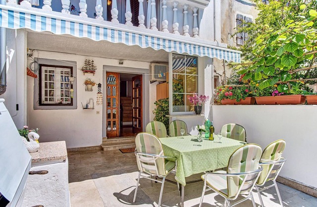 Gorgeous home in Mali Losinj with WiFi