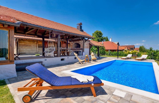 Gorgeous home in Martinkovec with sauna