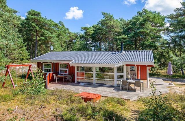 Gorgeous home in Nexø with WiFi