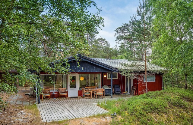 Gorgeous home in Nexø with kitchen