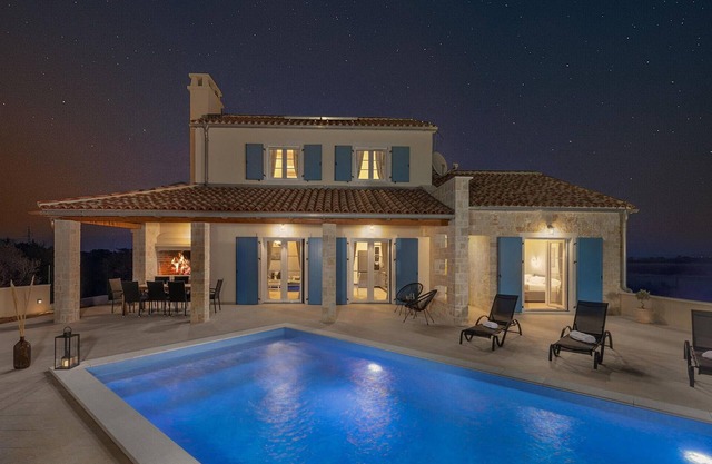 Gorgeous home in Nin with WiFi