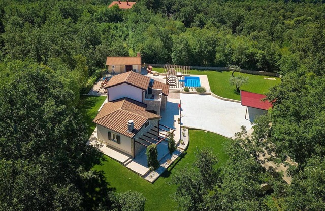 Gorgeous home in Pazin