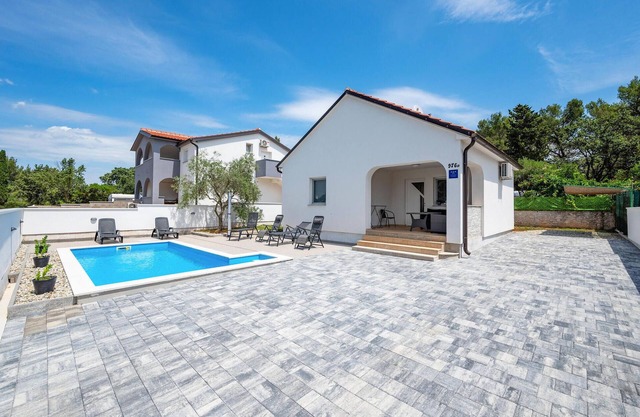 Gorgeous home in Peroj with WiFi