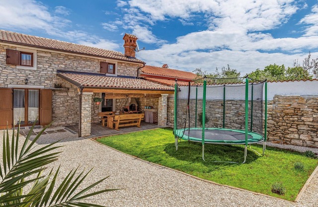 Gorgeous home in Peruski with WiFi